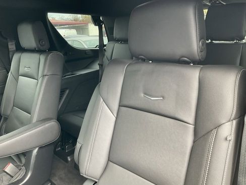 Used 2022 Cadillac Escalade Luxury image 42