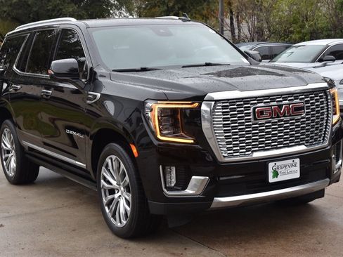 Used 2023 GMC Yukon Denali w/ LPO, Floor Liner Package image 4