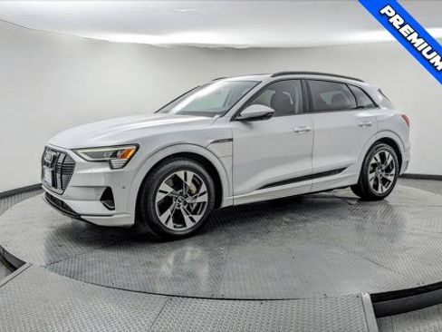 Used 2021 Audi e-tron Premium w/ Convenience Plus Package image 2