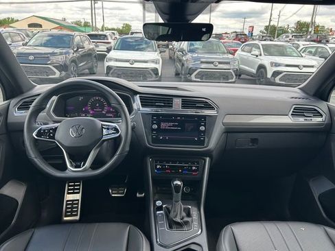 Certified 2023 Volkswagen Tiguan SE R-Line FWD image 9
