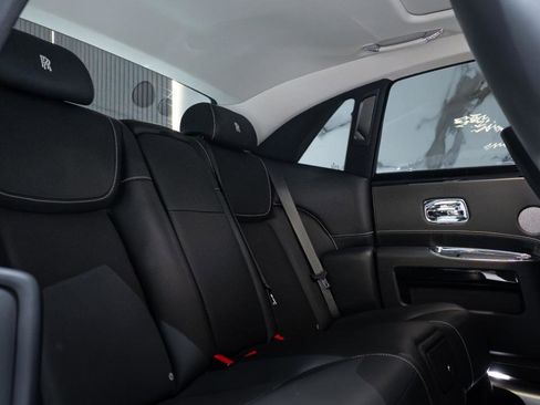 Used 2017 Rolls-Royce Ghost image 37