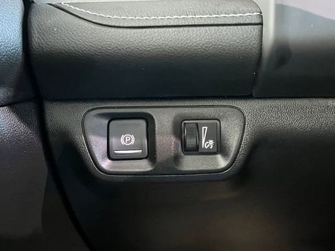 Used 2021 GMC Acadia SLT w/ Elevation Edition image 19