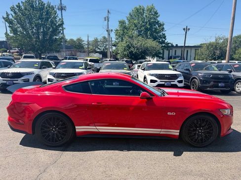 Used 2017 Ford Mustang GT Premium w/ GT Performance Package RWD image 8