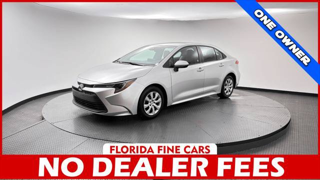 Used 2025 Toyota Corolla LE FWD image 1