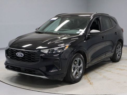 Certified 2023 Ford Escape ST-Line w/ Equipment Group 301A FWD image 9