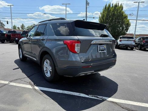 Used 2021 Ford Explorer XLT w/ Equipment Group 202A AWD/4WD image 8