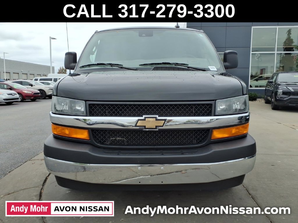 Used 2025 Chevrolet Express 3500 LT w/ LT Preferred Equipment Group RWD image 3