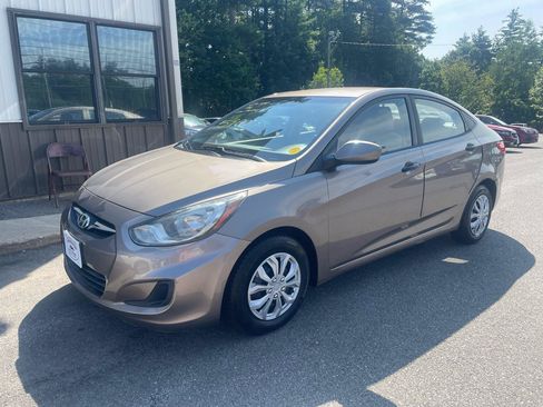 Used 2012 Hyundai Accent GLS FWD image 1