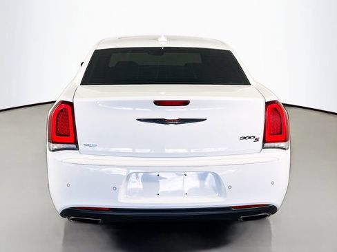 Used 2023 Chrysler 300 S RWD image 7