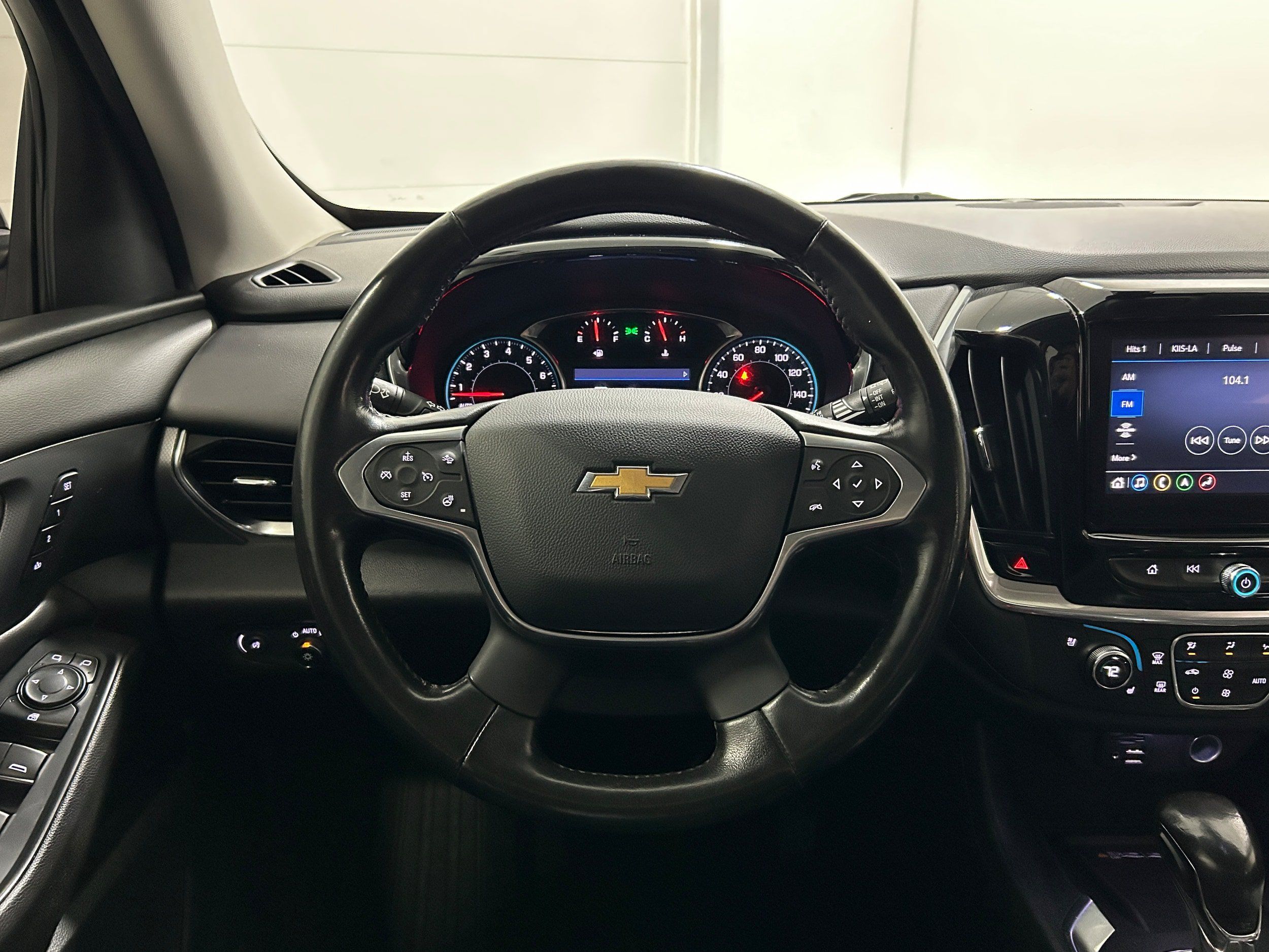Used 2021 Chevrolet Traverse Premier w/ Redline Edition AWD/4WD image 14