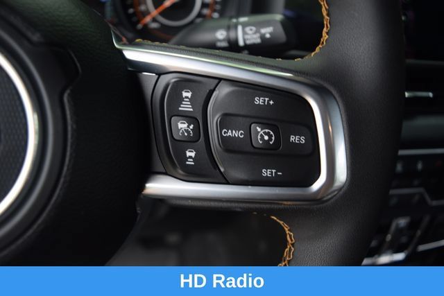 Used 2024 Jeep Wrangler Unlimited Sahara w/ Technology Group AWD/4WD image 5