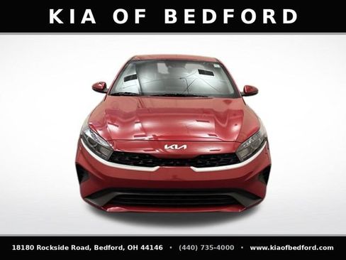 Used 2024 Kia Forte LXS w/ LXS Technology Package FWD image 2
