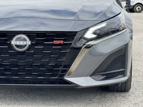 Used 2025 Nissan Altima 2.5 SR image 9