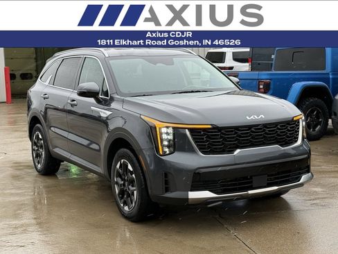 Used 2024 Kia Sorento S image 1