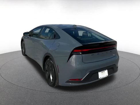Used 2025 Toyota Prius LE image 11