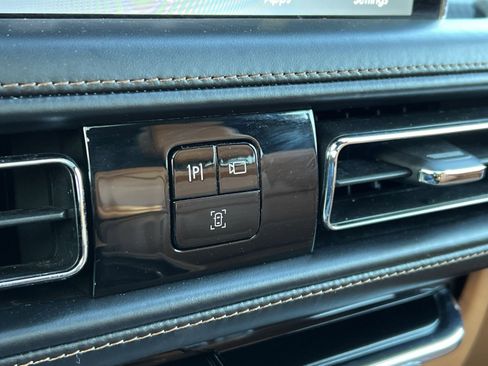 Used 2022 Lincoln Aviator Black Label w/ Dynamic Handling Package image 33