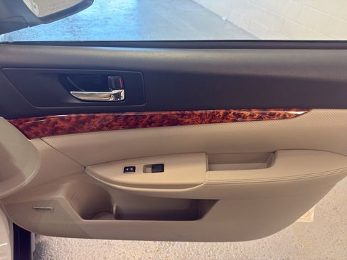 Used 2012 Subaru Outback 2.5i Limited w/ Moonroof Pkg image 21