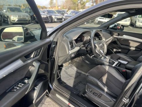 Used 2018 Audi SQ5 Premium Plus w/ Navigation Package image 10