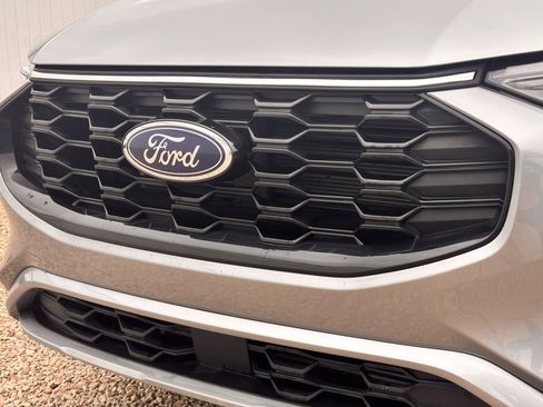 Certified 2023 Ford Escape ST-Line w/ Tech Pack #1 image 13