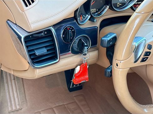 Used 2011 Porsche Panamera 4S image 11