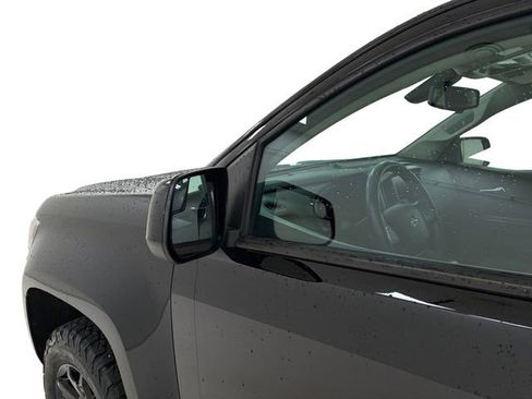 Used 2018 Chevrolet Colorado Z71 w/ Z71 Midnight Edition image 10