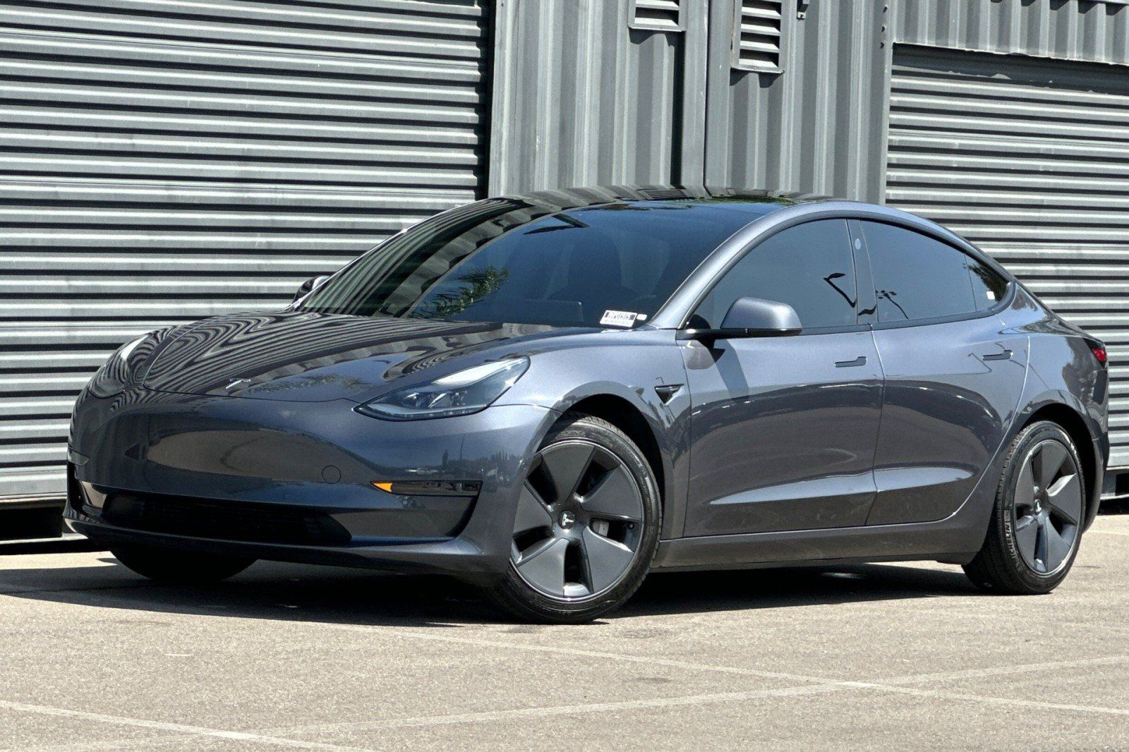 Used 2021 Tesla Model 3 Standard Range Plus RWD image 1