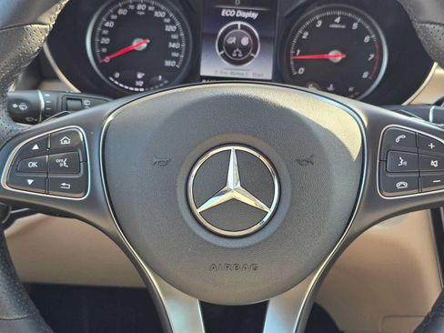 Used 2019 Mercedes-Benz GLC 300 4MATIC image 24