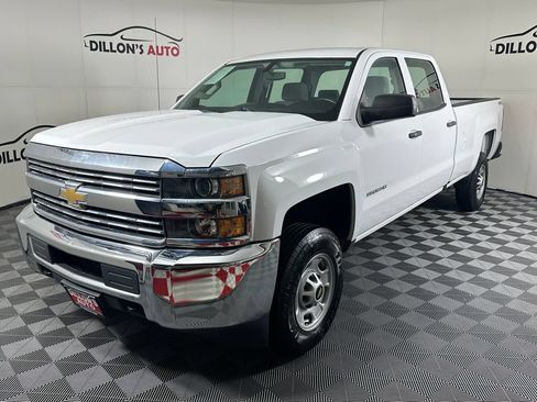 Used 2017 Chevrolet Silverado 2500 W/T AWD/4WD image 2