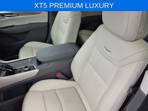 Used 2023 Cadillac XT5 Premium Luxury image 10