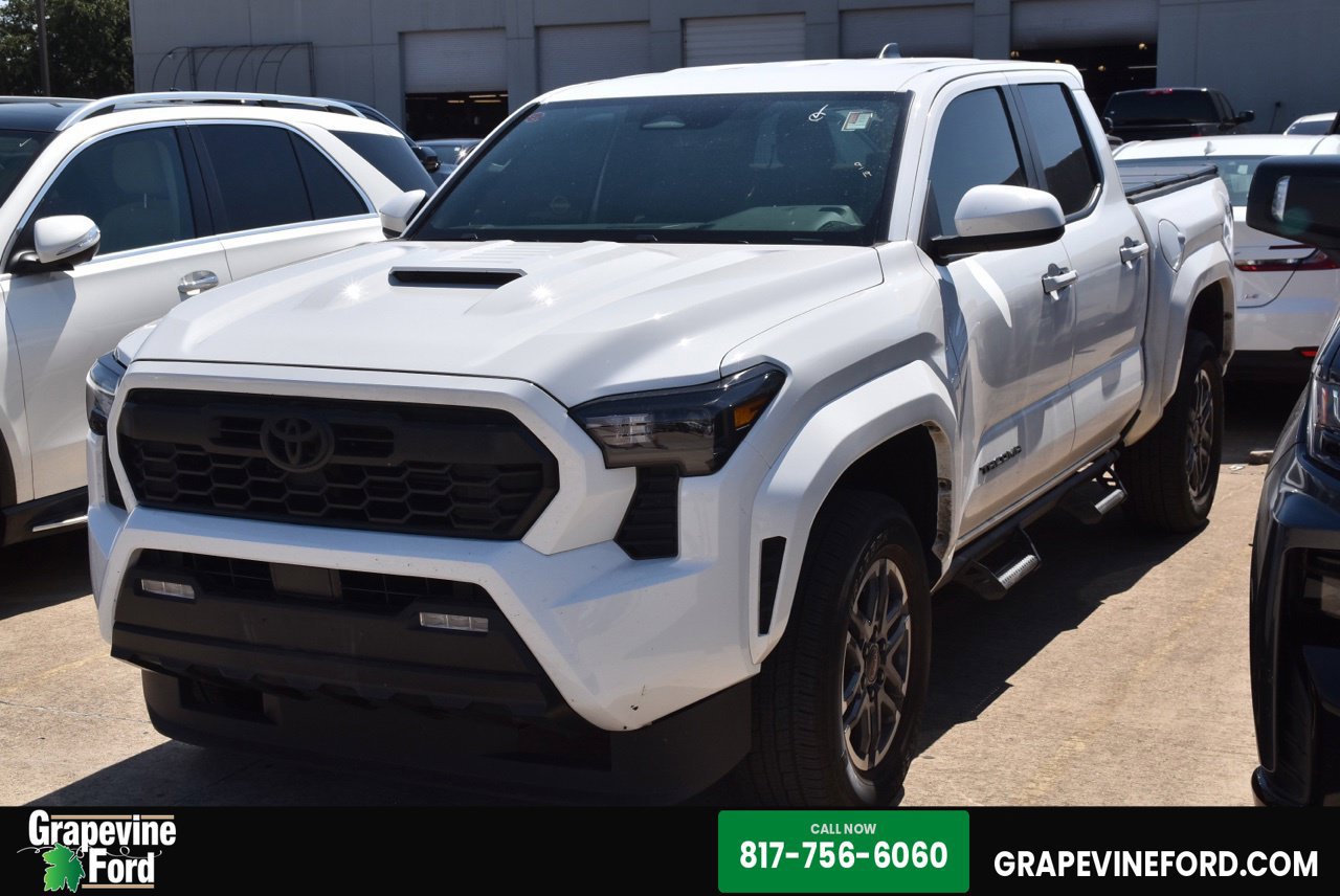 Used 2025 Toyota Tacoma TRD Sport AWD/4WD image 1