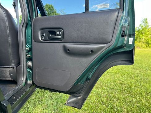 Used 2001 Jeep Cherokee Sport AWD/4WD image 49