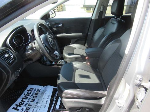 Used 2019 Jeep Compass Latitude AWD/4WD image 11