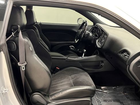 Used 2019 Dodge Challenger R/T Scat Pack w/ Plus Package RWD image 33