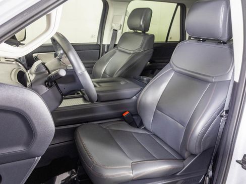 Used 2025 Ford Expedition Max Active image 27