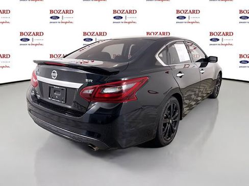 Used 2017 Nissan Altima 2.5 SR w/ Midnight Edition Package FWD image 8