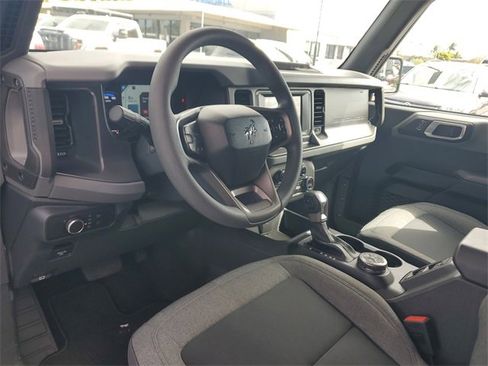 Used 2022 Ford Bronco 4-Door image 8