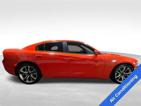 Used 2016 Dodge Charger R/T image 4