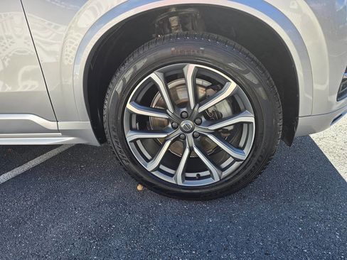 Used 2019 Volvo XC90 T6 Momentum w/ Protection Package image 12