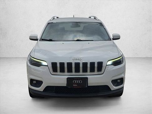 Used 2019 Jeep Cherokee Latitude Plus FWD image 2