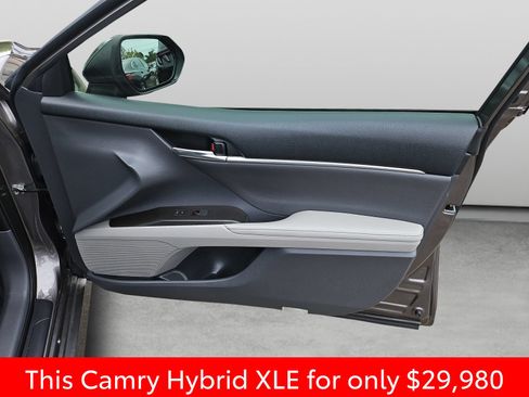 Used 2023 Toyota Camry XLE FWD image 36
