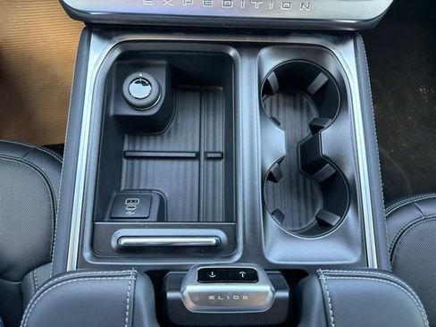 New 2026 Ford Expedition Max Platinum w/ Stealth Appearance Package AWD/4WD image 7