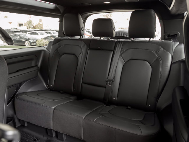 New 2026 Land Rover Defender 90 V8 AWD/4WD image 28