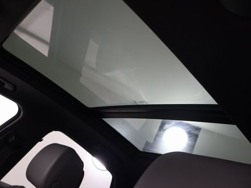 Used 2023 Audi SQ5 Premium Plus w/ Premium Plus Package image 9