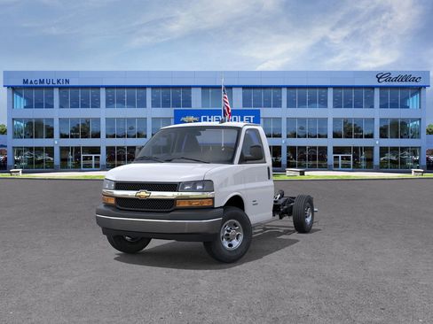 New 2025 Chevrolet Express 3500 w/ Power Convenience Package image 8