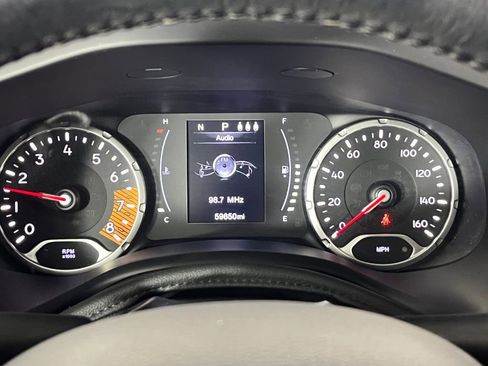 Used 2019 Jeep Renegade Altitude w/ Quick Order Package 2XM AWD/4WD image 19