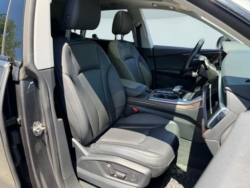 Used 2020 Audi Q8 Premium Plus w/ Premium Plus Package AWD/4WD image 34