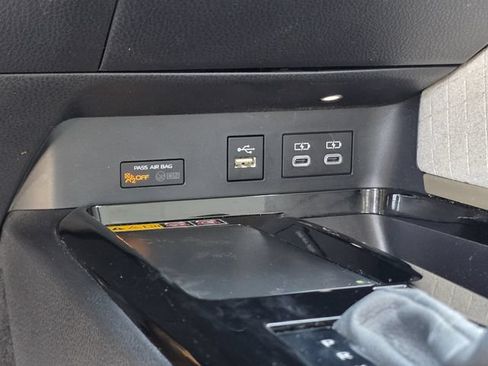 Used 2025 Toyota Camry XLE w/ Premium Package FWD image 24