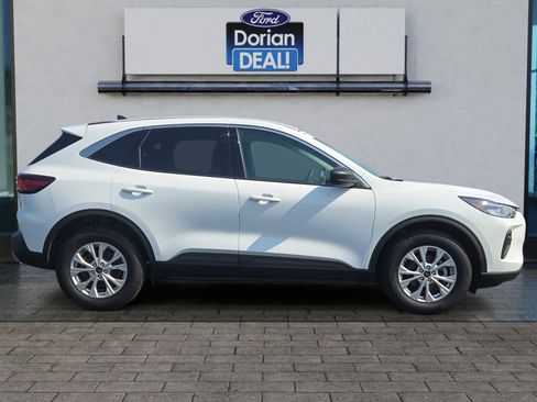 Certified 2023 Ford Escape Active image 2
