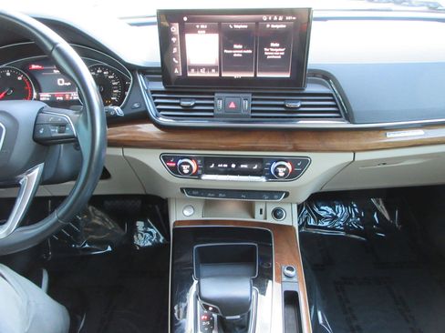 Used 2022 Audi Q5 2.0T Premium image 40