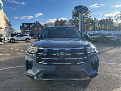 Used 2025 Ford Explorer Active w/ Active Comfort Package image 2